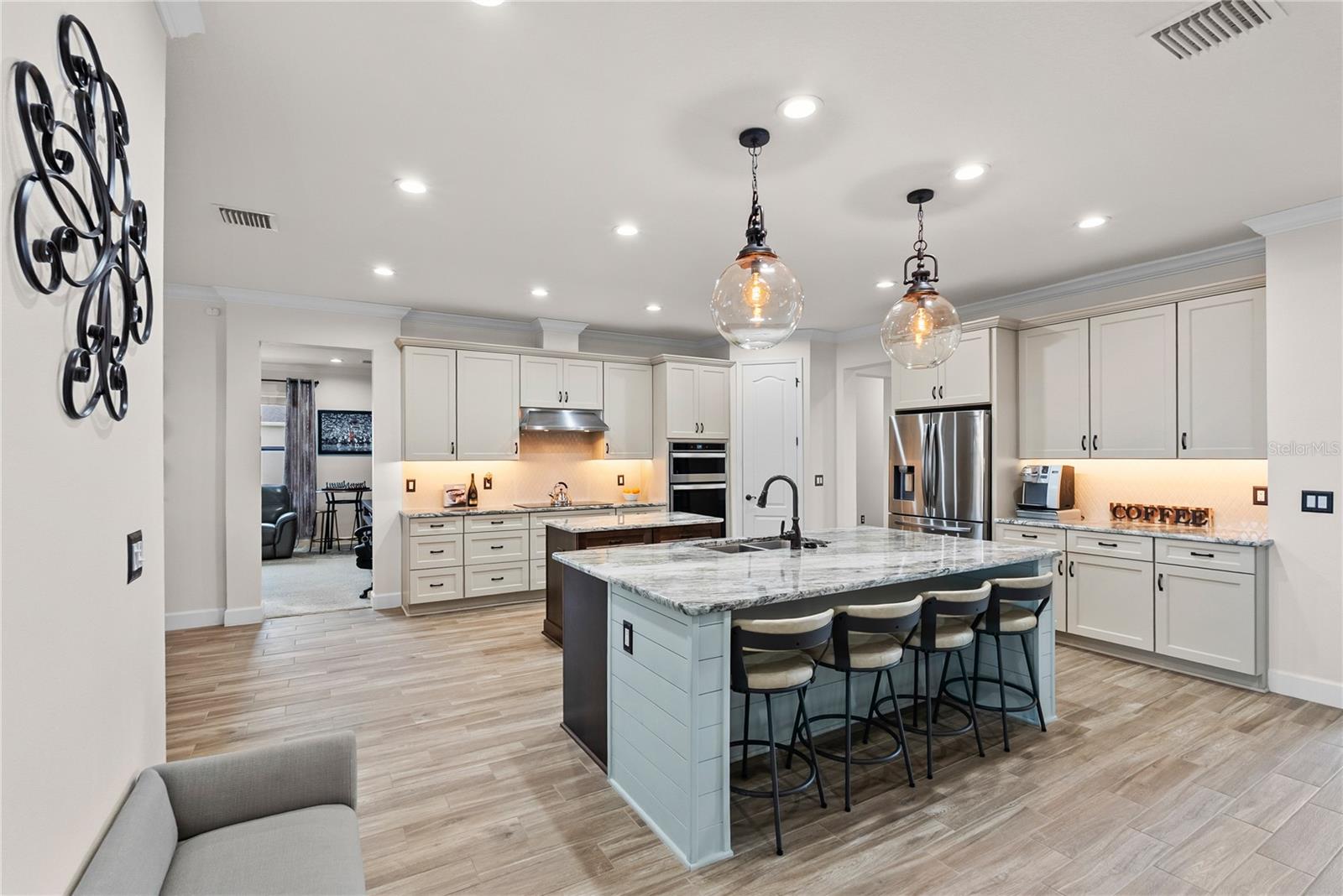 Image 11 of 64 For 5219 Lake Venice Drive