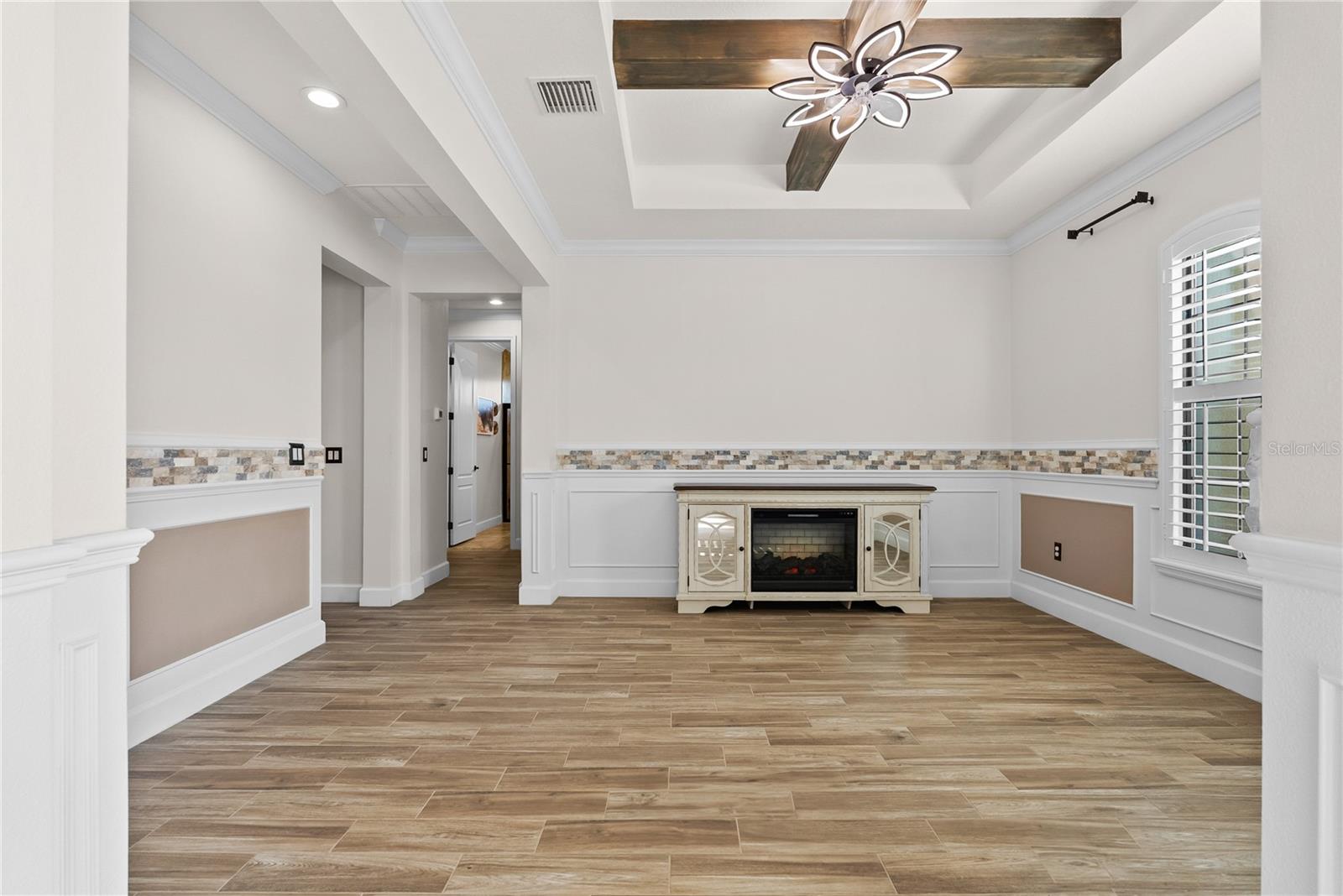 Image 15 of 64 For 5219 Lake Venice Drive