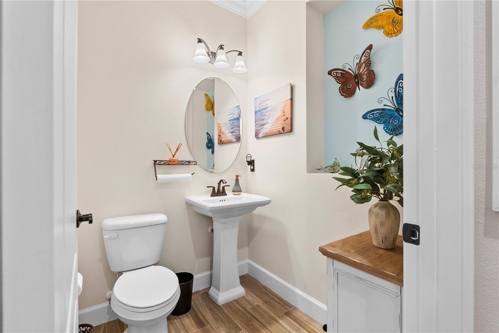 Image 27 of 64 For 5219 Lake Venice Drive