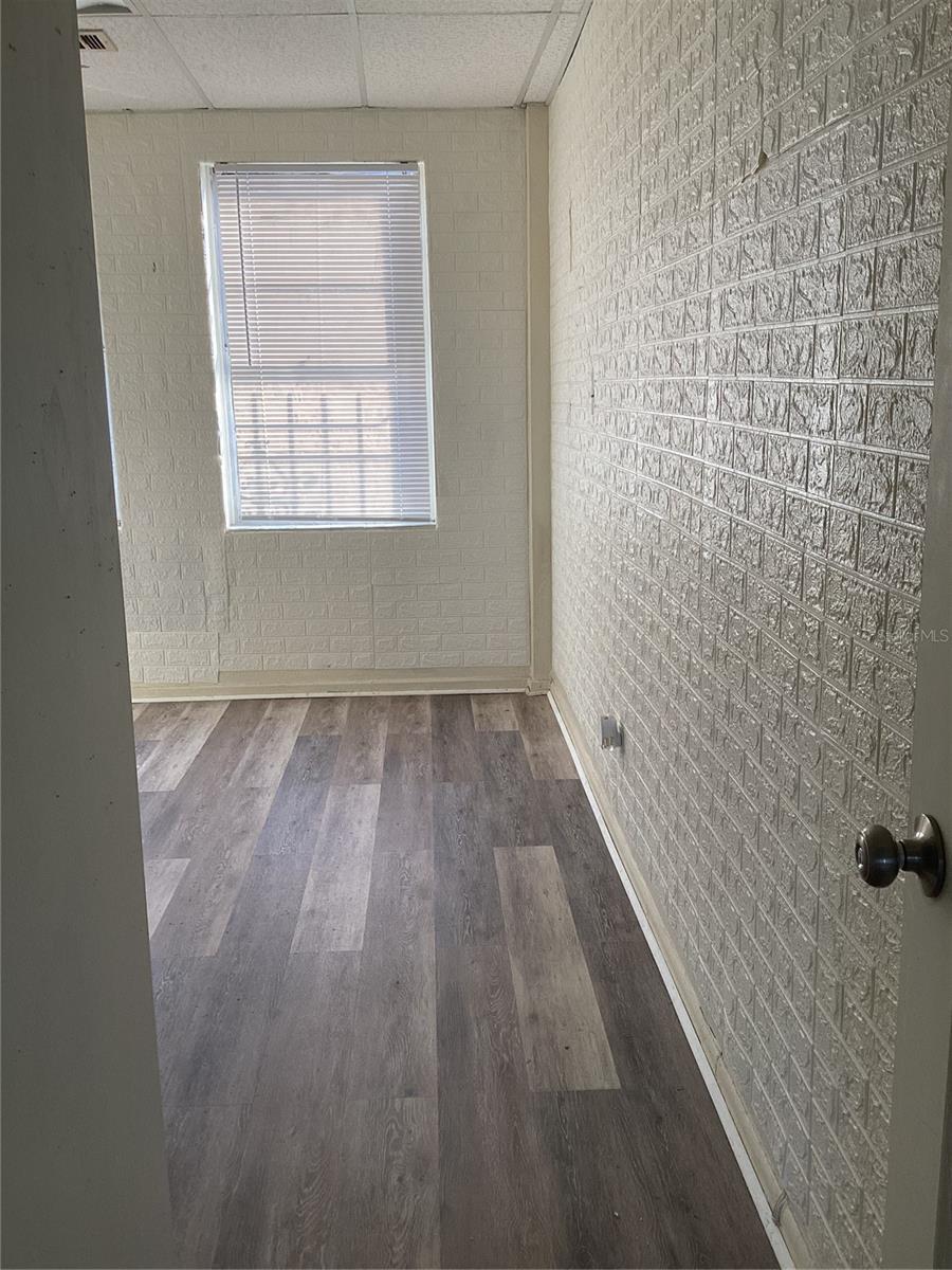 Image 5 of 13 For 202 A Colonial Drive