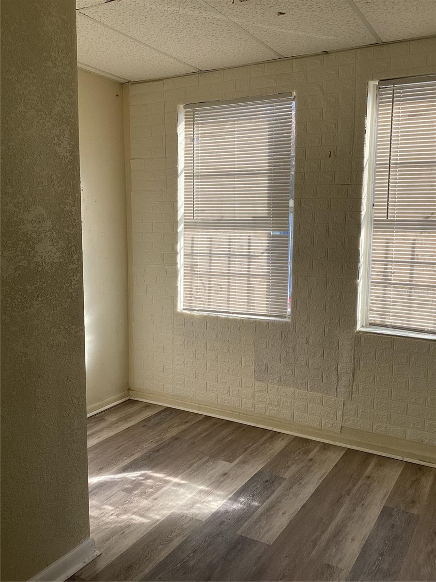 Image 6 of 13 For 202 A Colonial Drive