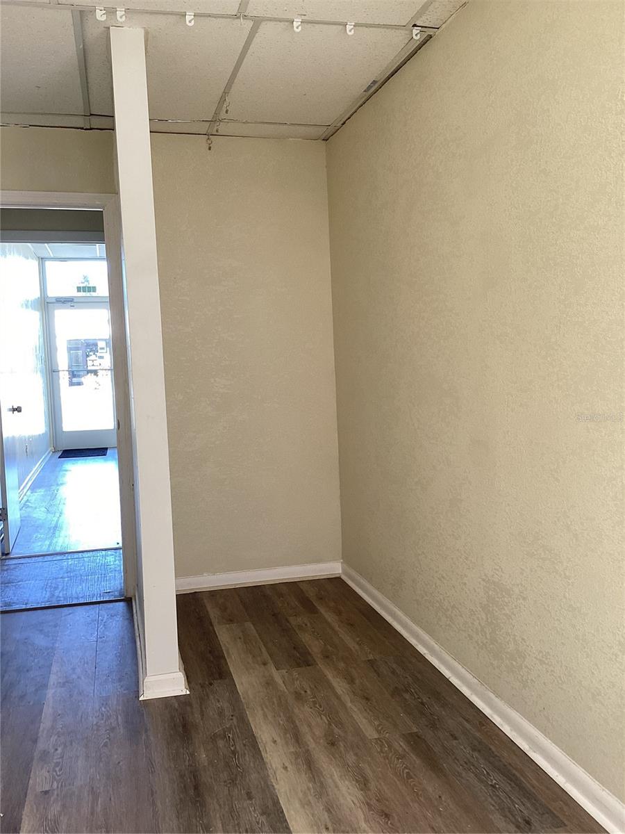 Image 8 of 13 For 202 A Colonial Drive