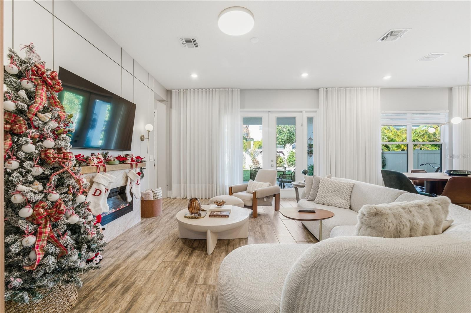 Image 12 of 70 For 14963 Guava Bay Drive