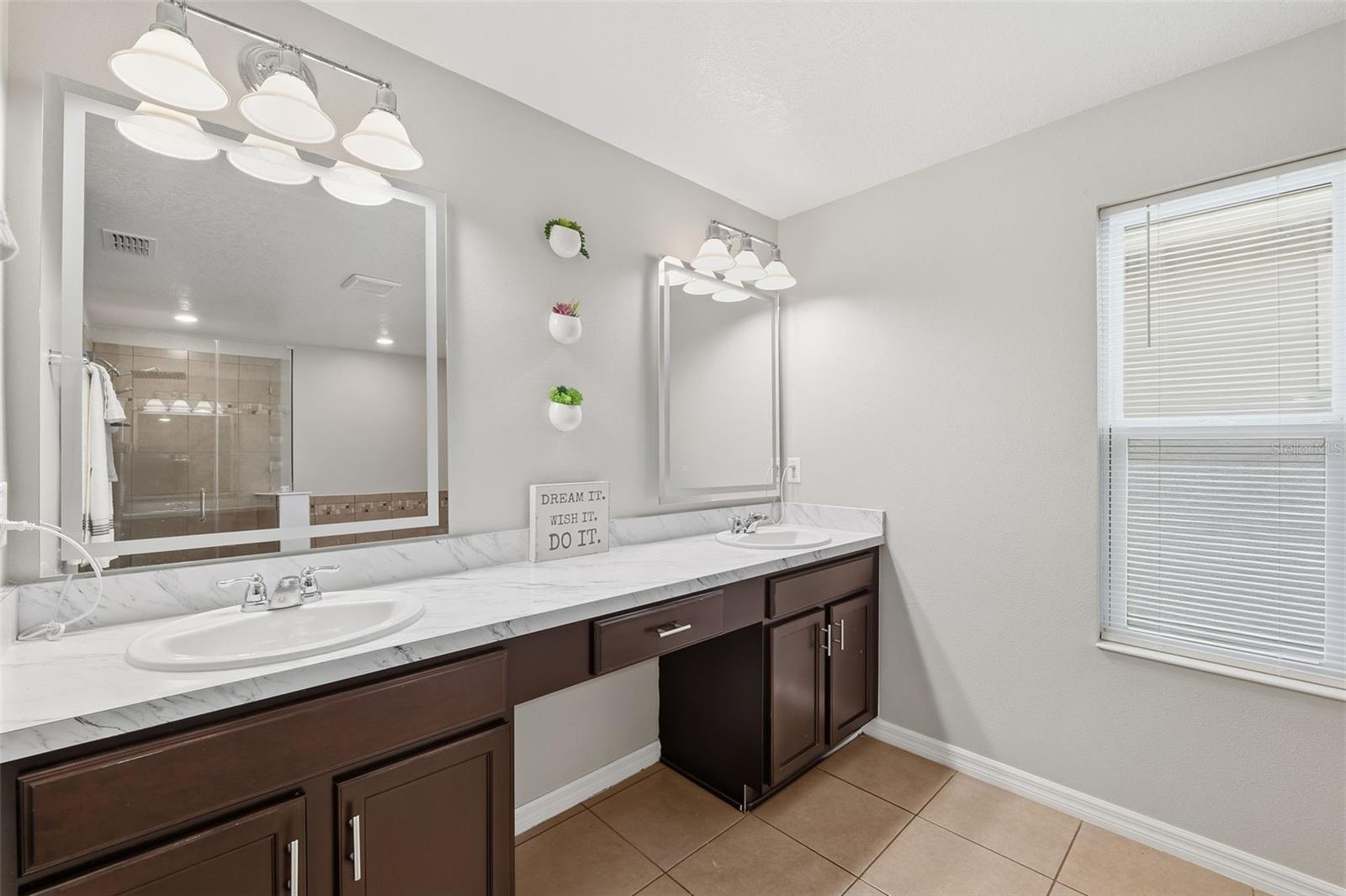 Image 21 of 40 For 11309 Brighton Knoll Loop