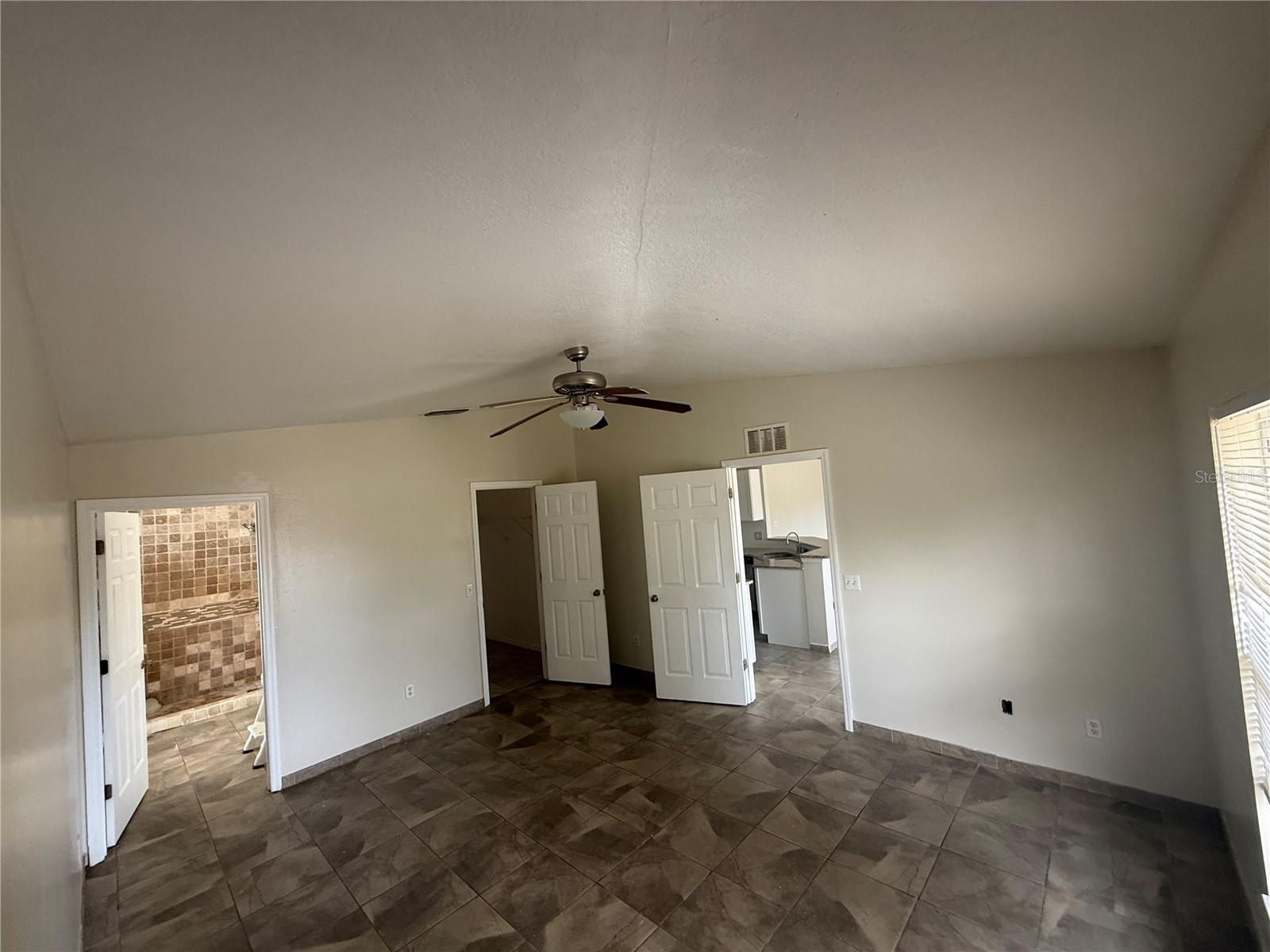 Image 10 of 14 For 711 Walnut Avenue