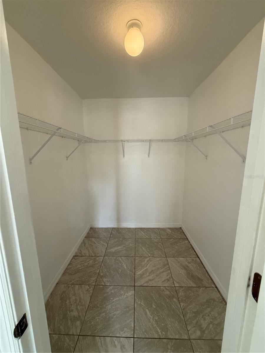 Image 11 of 14 For 711 Walnut Avenue