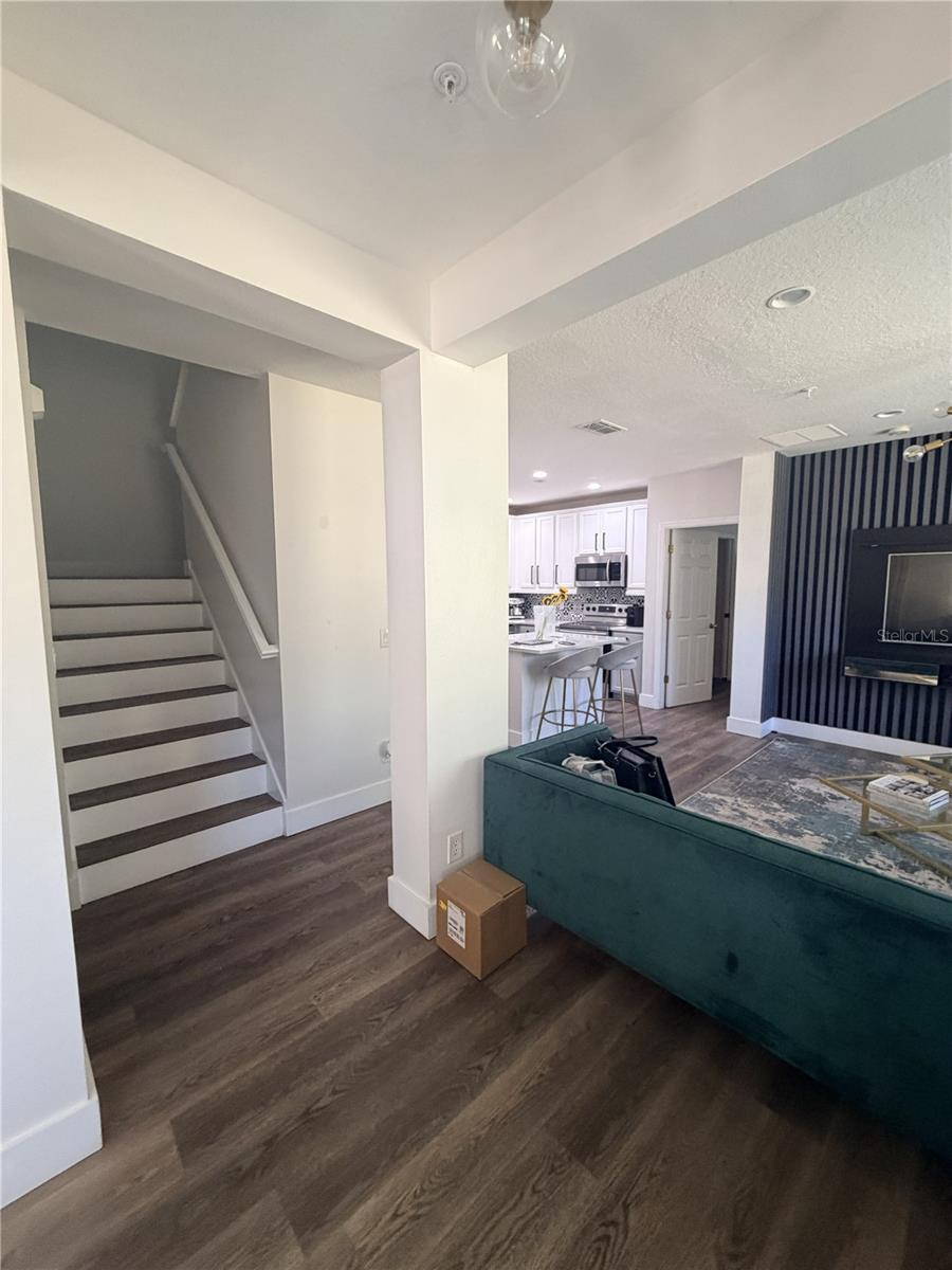 Image 6 of 36 For 9846 Tivoli Villa Drive