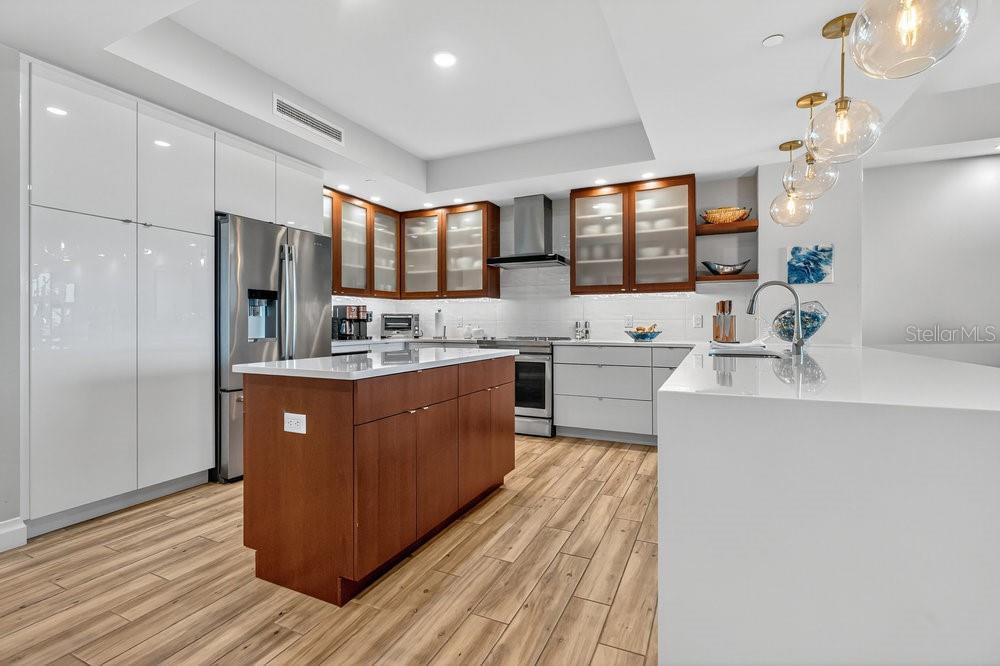 Listing photo id 8 for 800 Collany Road 302