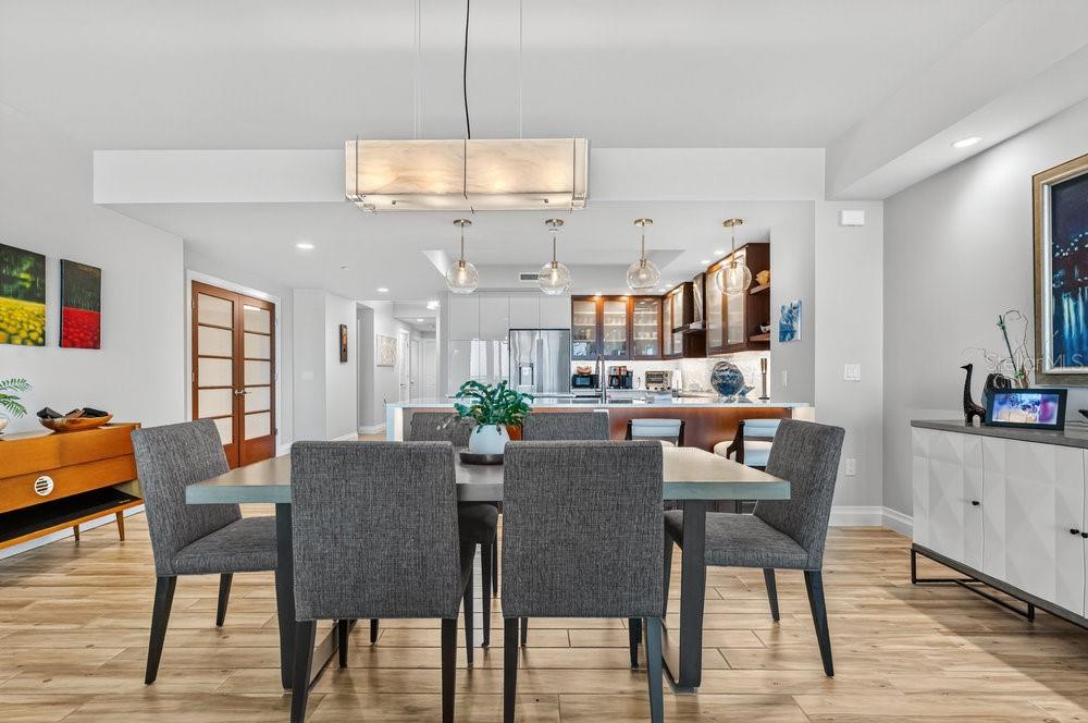 Listing photo id 11 for 800 Collany Road 302