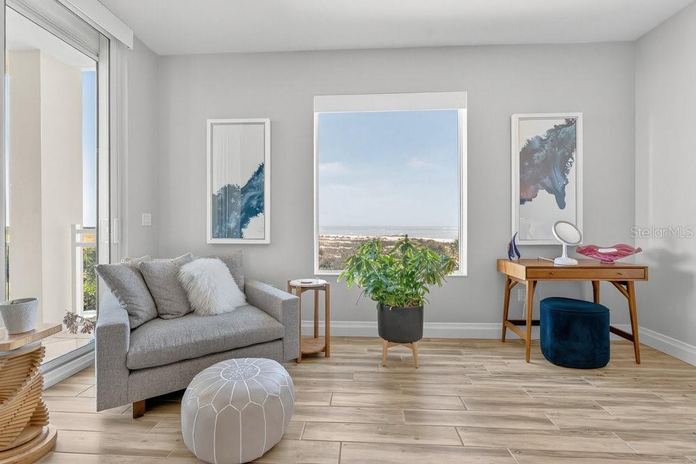 Listing photo id 17 for 800 Collany Road 302