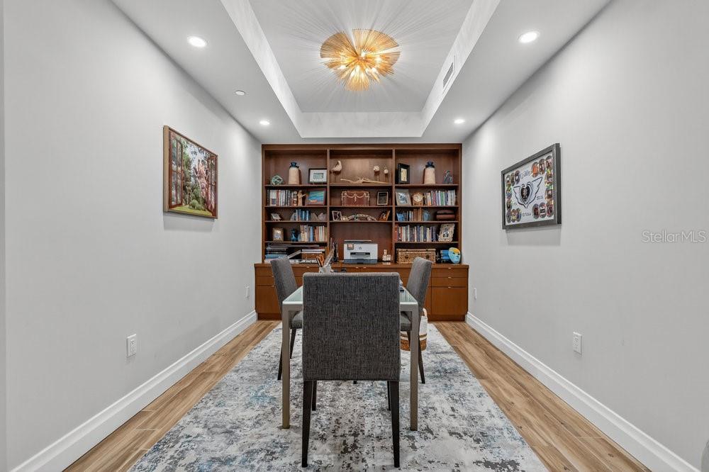 Listing photo id 22 for 800 Collany Road 302