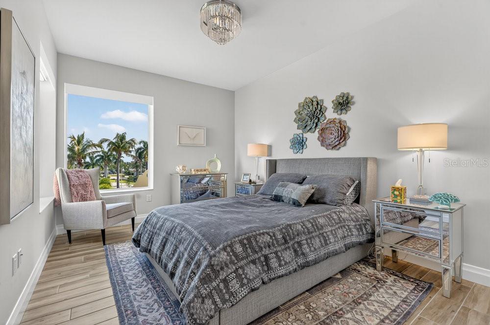 Listing photo id 29 for 800 Collany Road 302