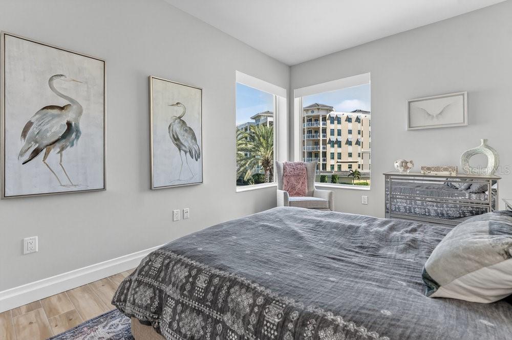 Listing photo id 30 for 800 Collany Road 302