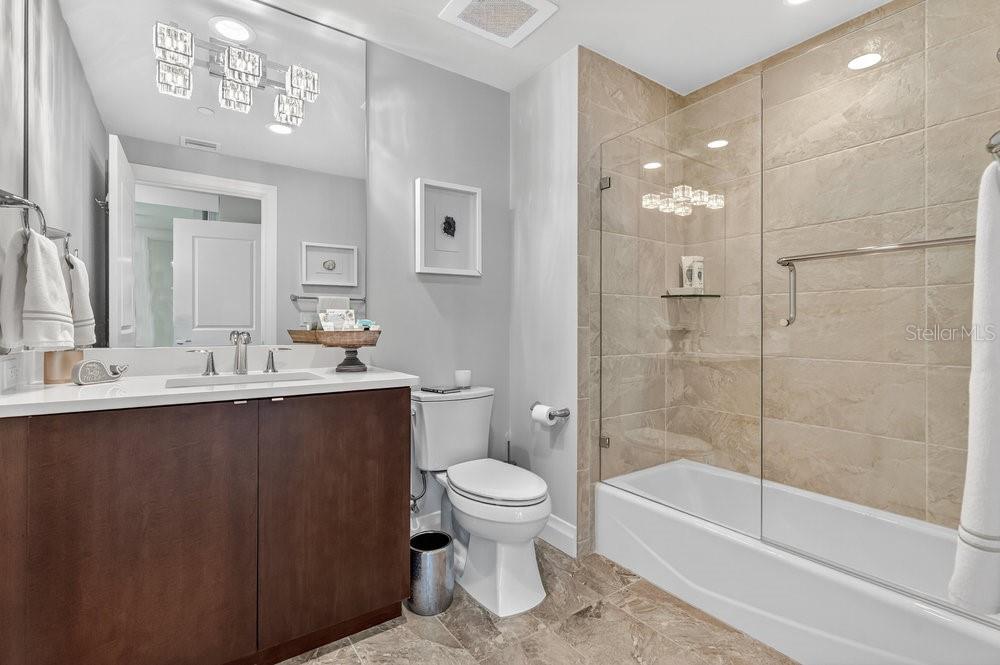 Listing photo id 32 for 800 Collany Road 302