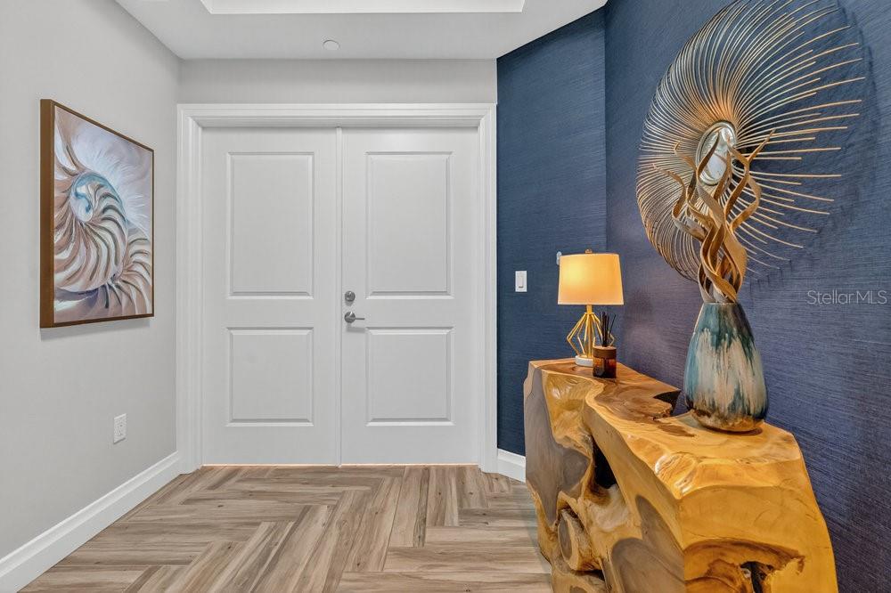 Listing photo id 2 for 800 Collany Road 302