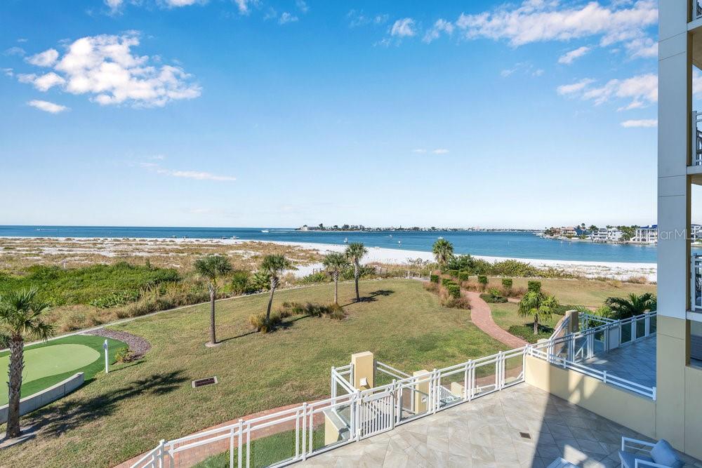 Listing photo id 39 for 800 Collany Road 302