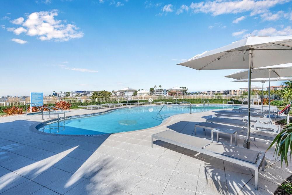 Listing photo id 41 for 800 Collany Road 302