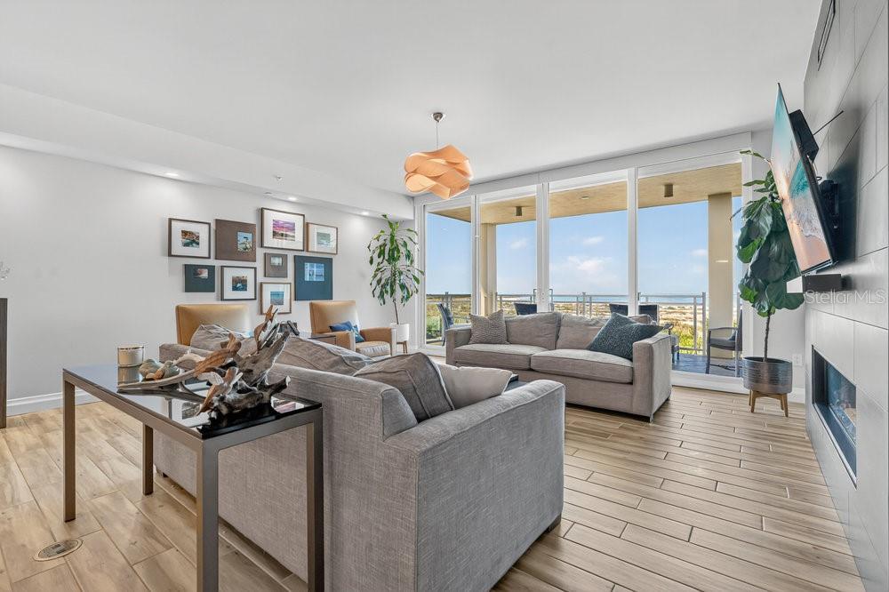 Listing photo id 5 for 800 Collany Road 302