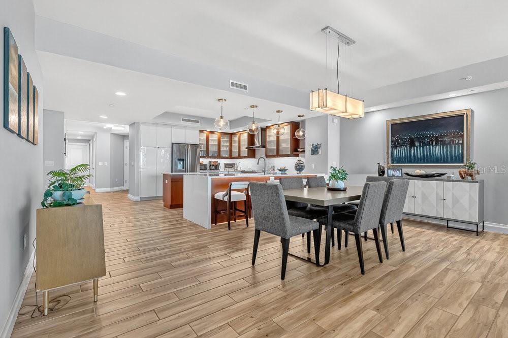 Listing photo id 6 for 800 Collany Road 302