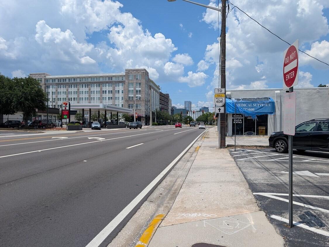 Image 11 of 12 For 915 Orange Avenue