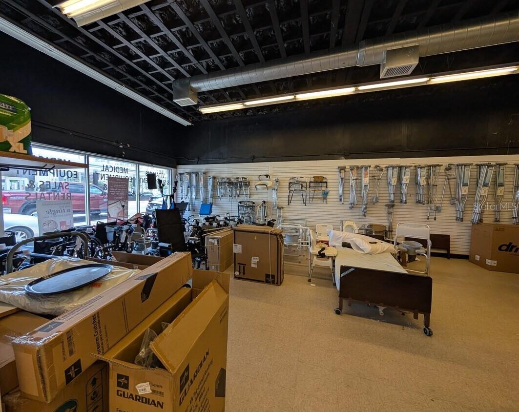 Image 8 of 12 For 915 Orange Avenue