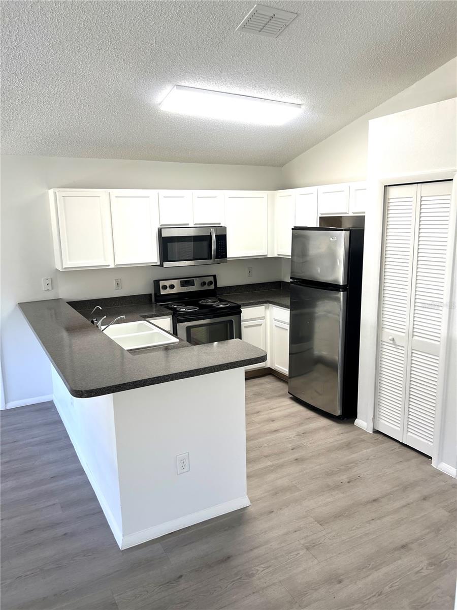 Image 7 of 25 For 2891 Richmond Avenue