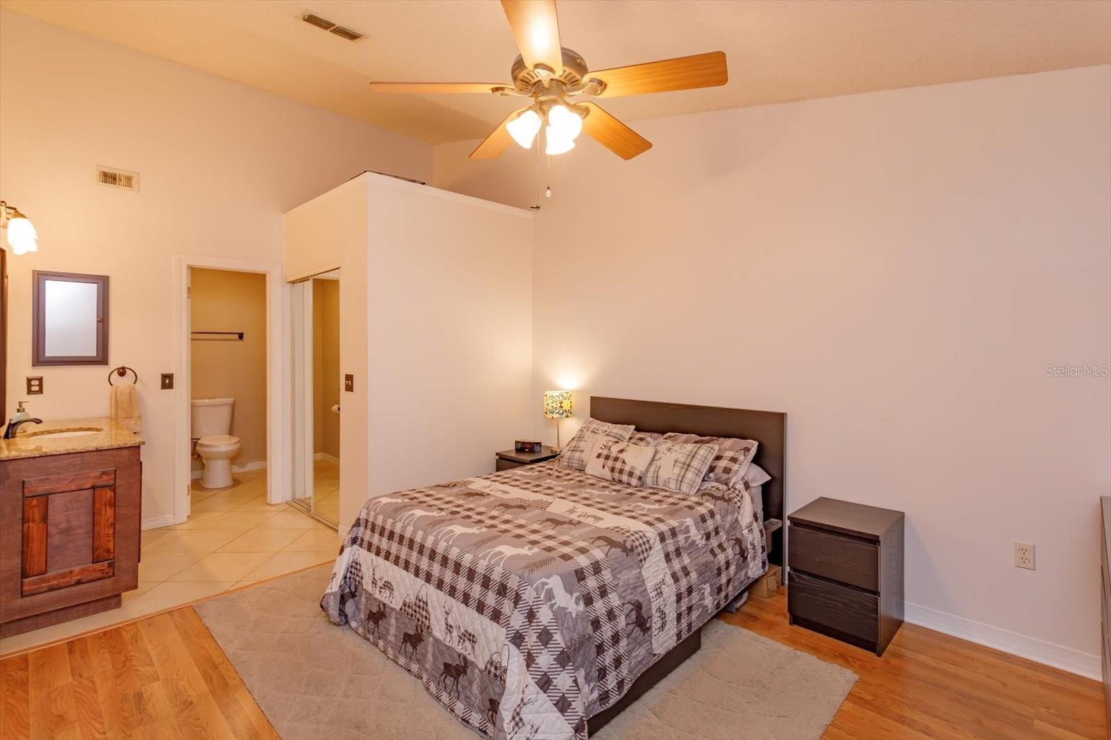 Image 18 of 58 For 645 Laurel Oak Lane 113