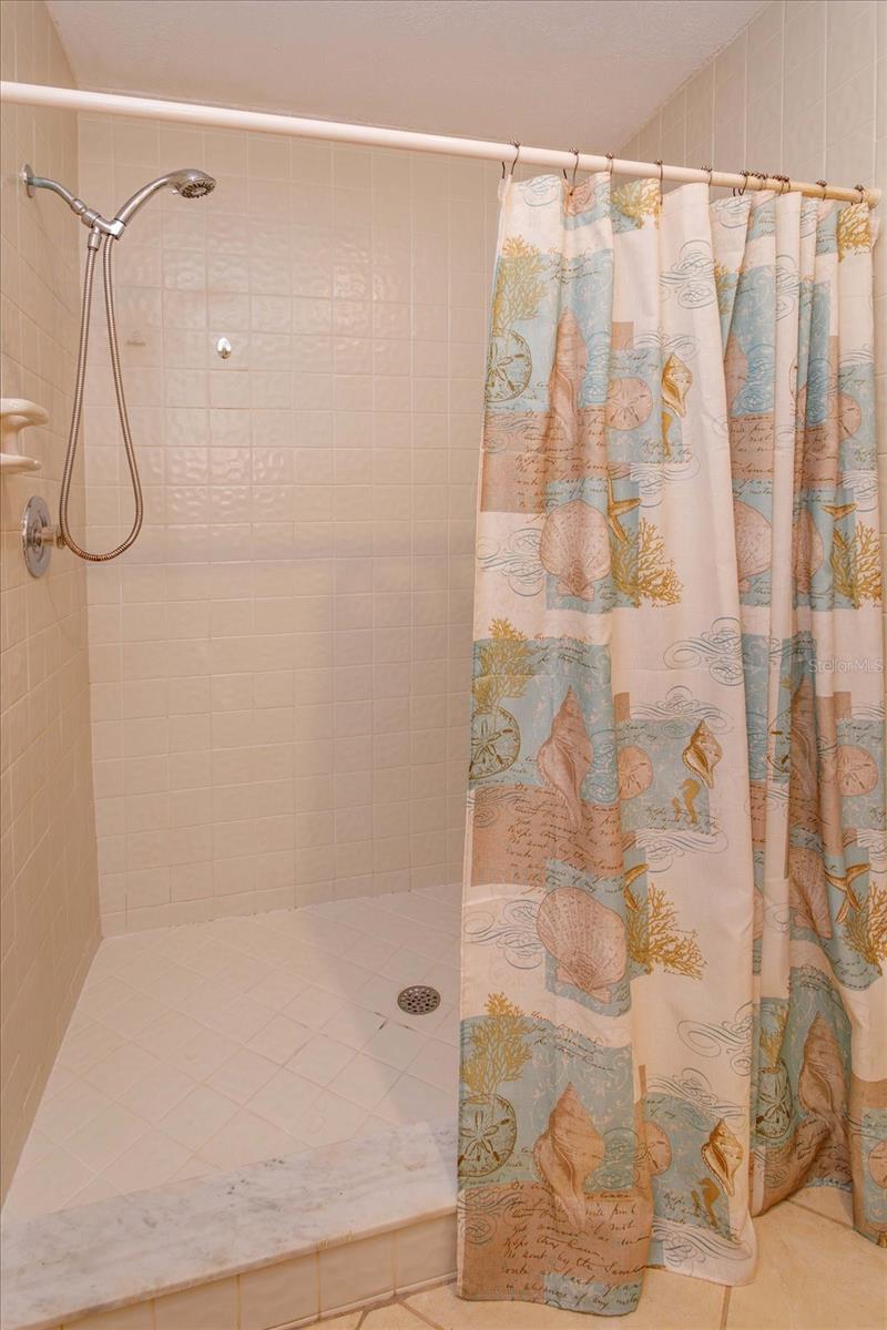 Image 22 of 58 For 645 Laurel Oak Lane 113