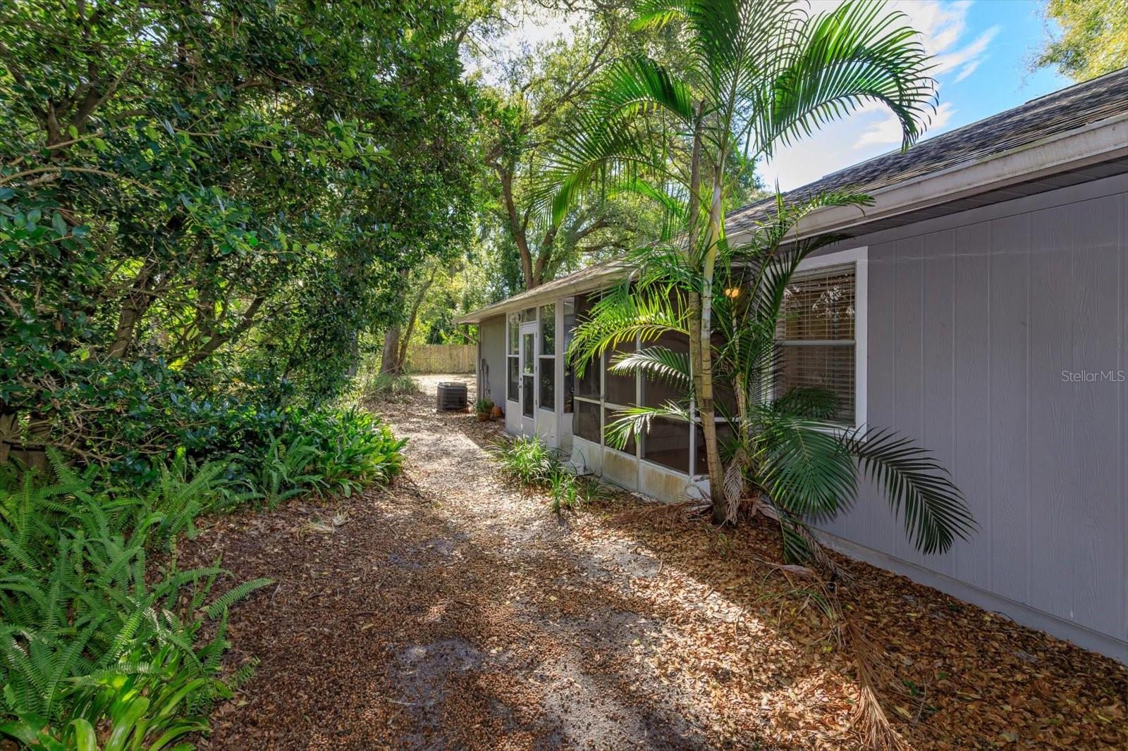 Image 28 of 58 For 645 Laurel Oak Lane 113