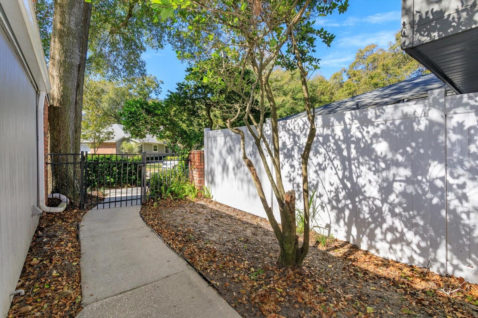 Image 6 of 58 For 645 Laurel Oak Lane 113