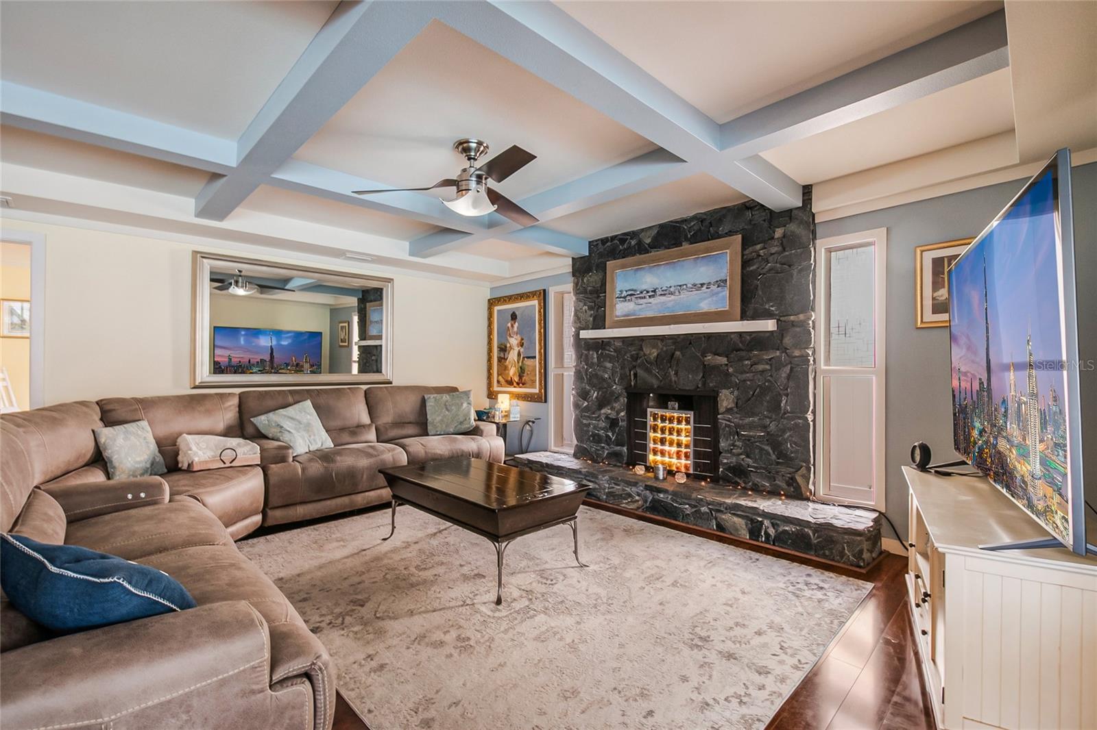 Image 12 of 54 For 617 Riverview Avenue