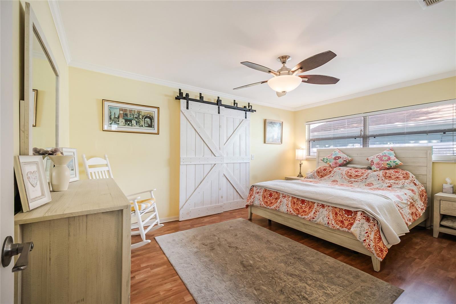 Image 22 of 54 For 617 Riverview Avenue