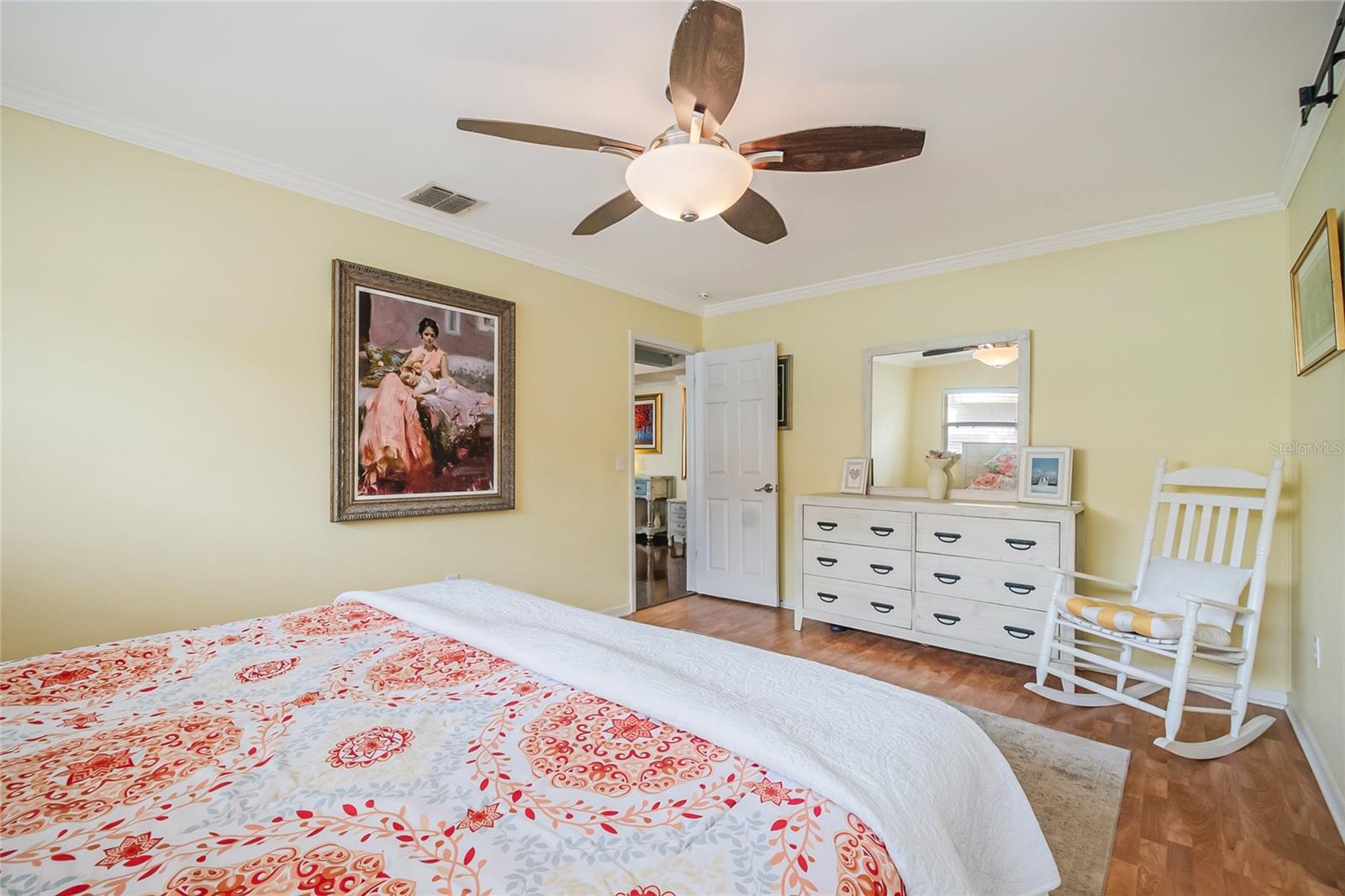 Image 23 of 54 For 617 Riverview Avenue