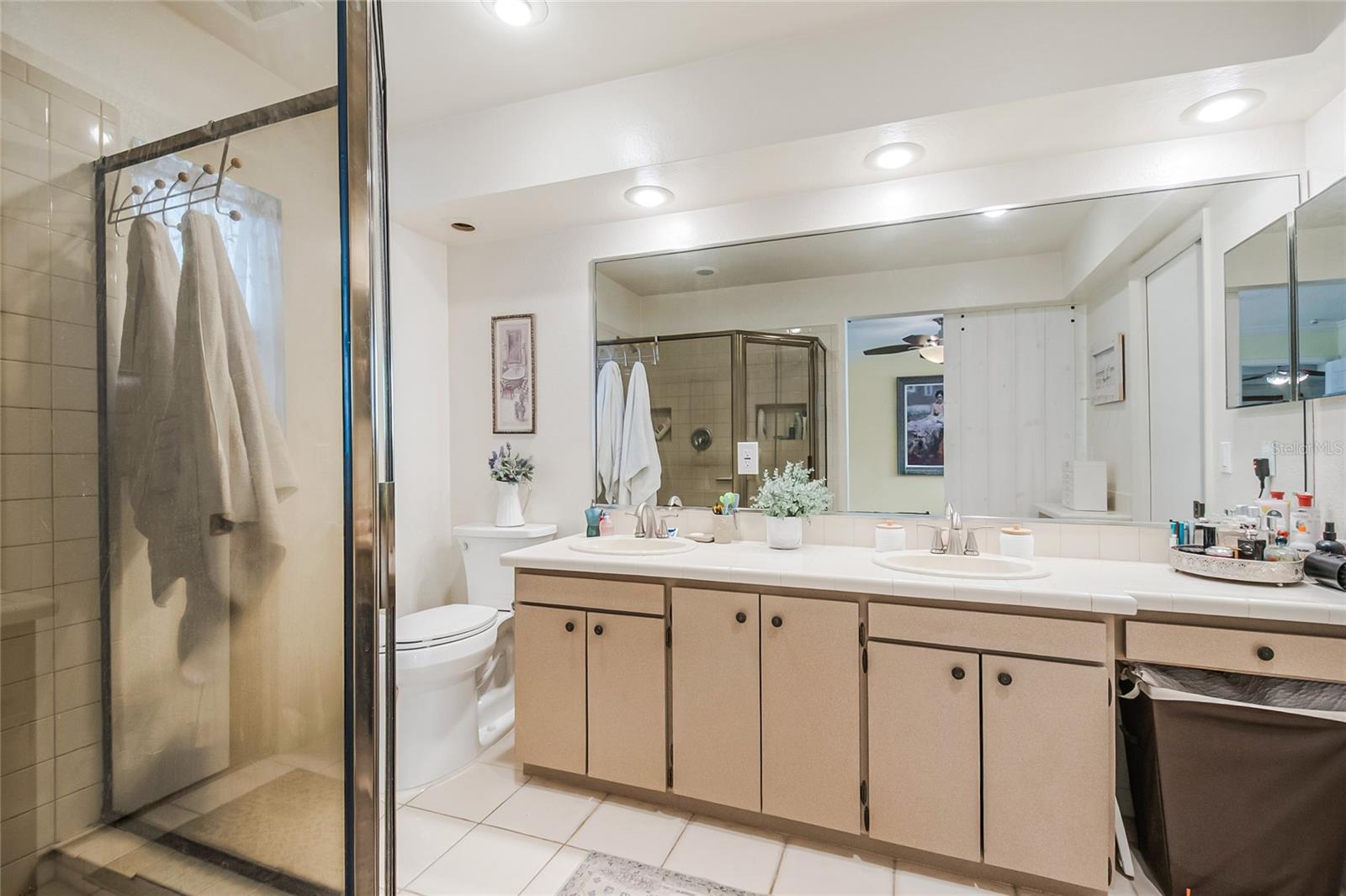 Image 25 of 54 For 617 Riverview Avenue