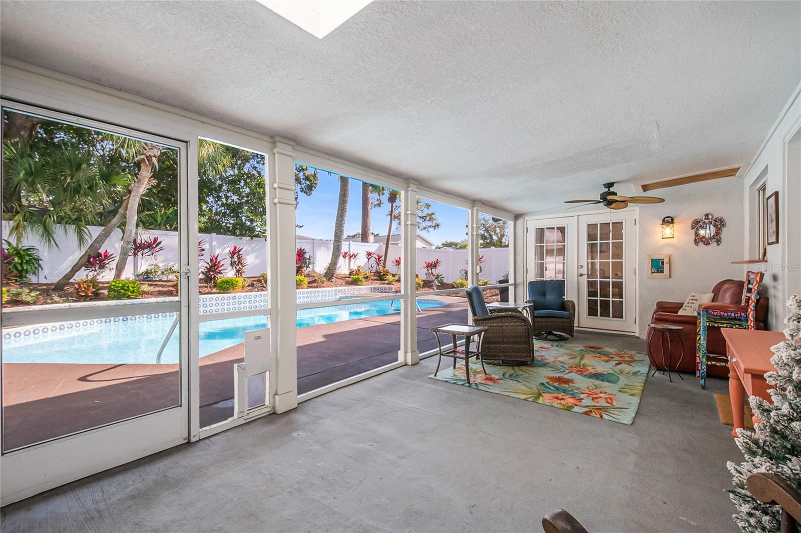 Image 34 of 54 For 617 Riverview Avenue