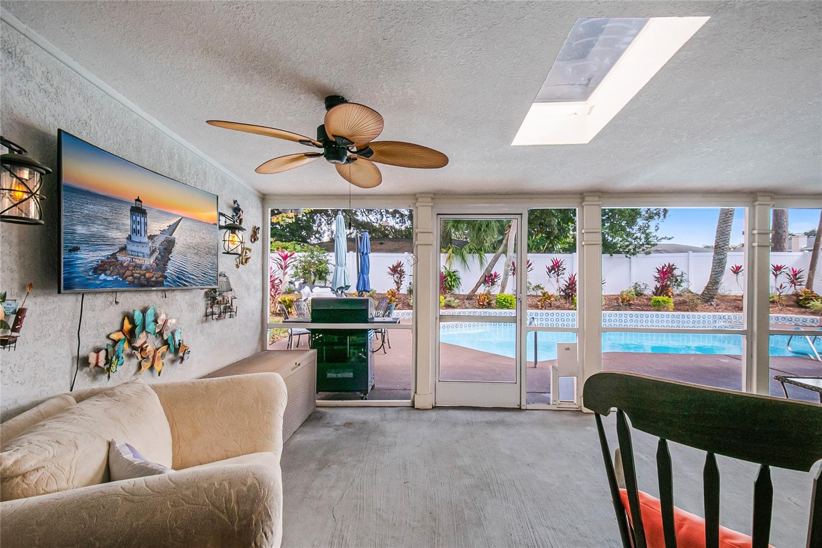 Image 35 of 54 For 617 Riverview Avenue