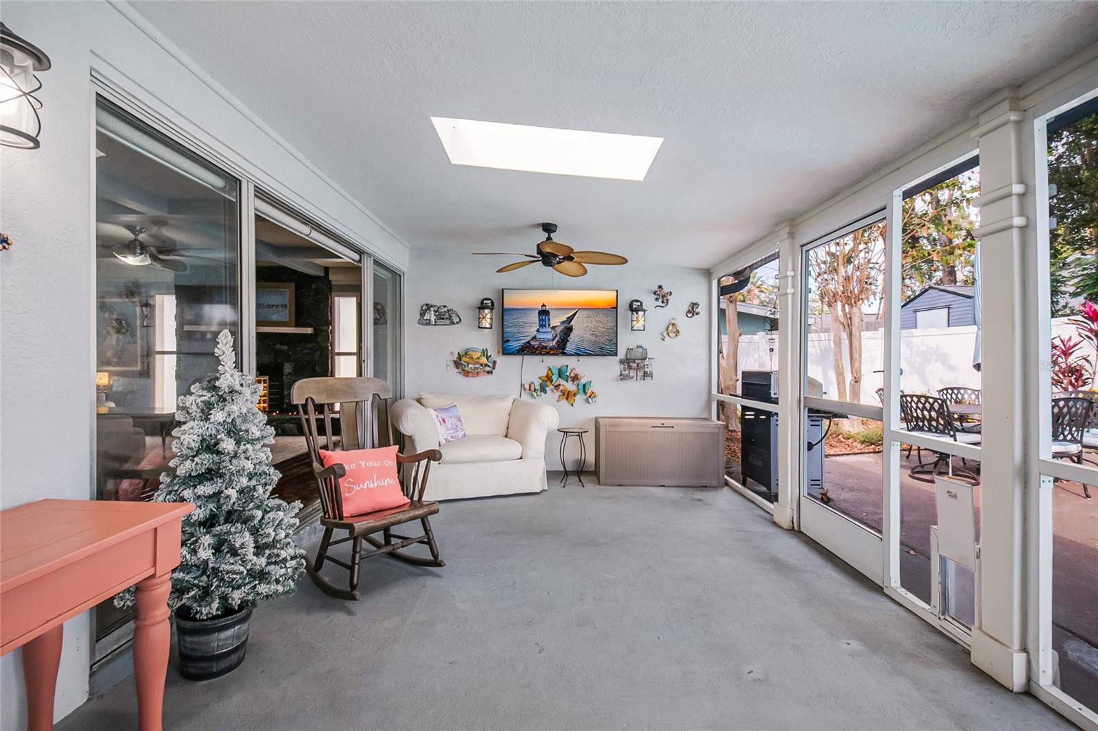 Image 36 of 54 For 617 Riverview Avenue