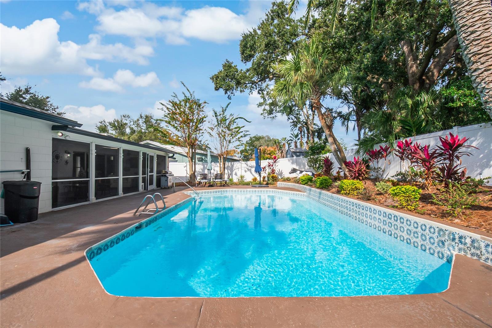 Image 40 of 54 For 617 Riverview Avenue