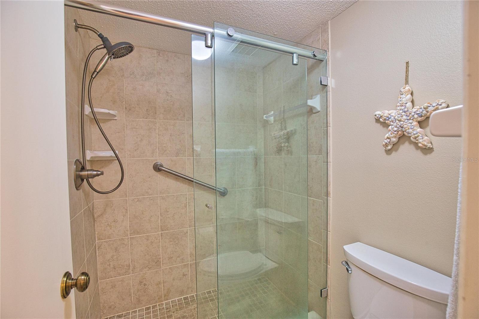 Image 17 of 21 For 360 Three Lakes Lane G