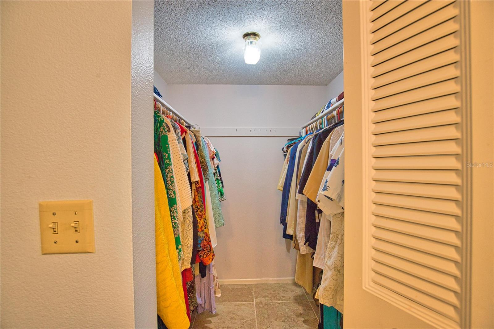 Image 19 of 21 For 360 Three Lakes Lane G