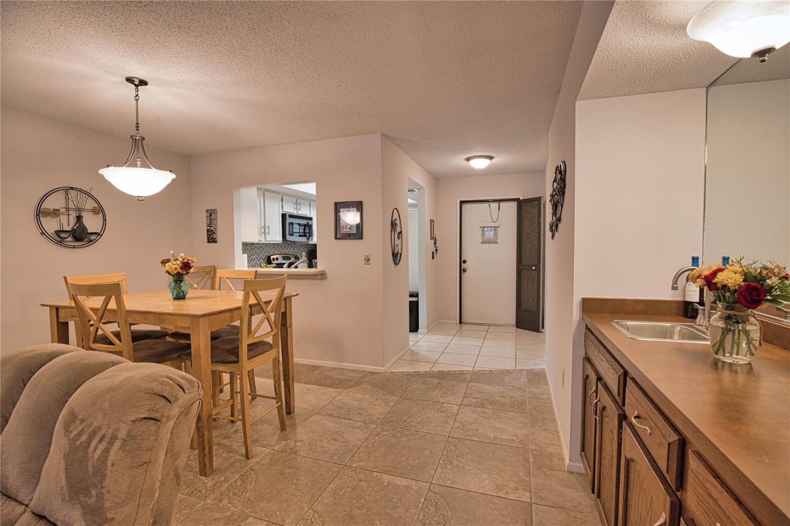 Image 8 of 21 For 360 Three Lakes Lane G