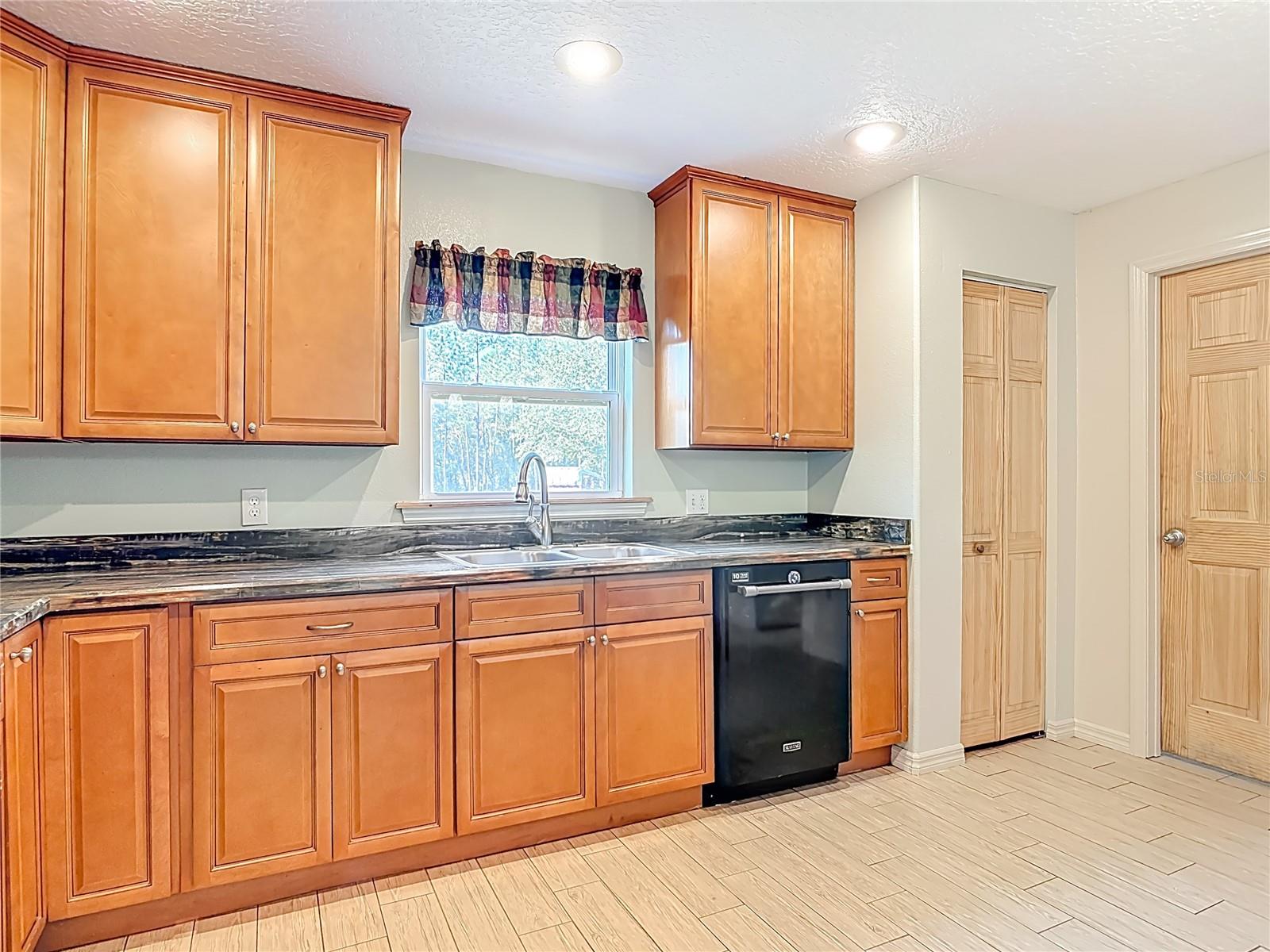 Image 17 of 61 For 6100 Winning Wood Trail