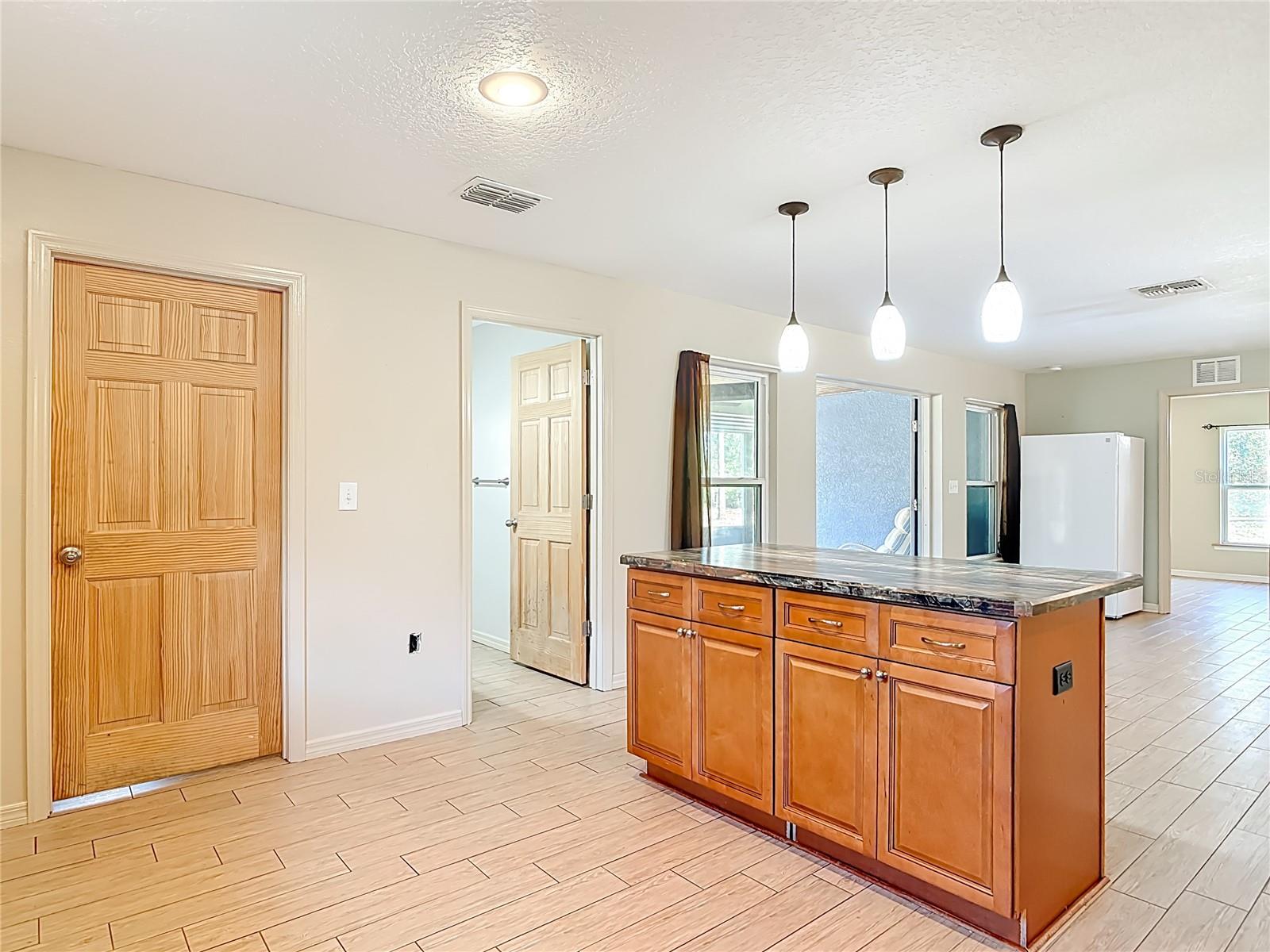 Image 18 of 61 For 6100 Winning Wood Trail