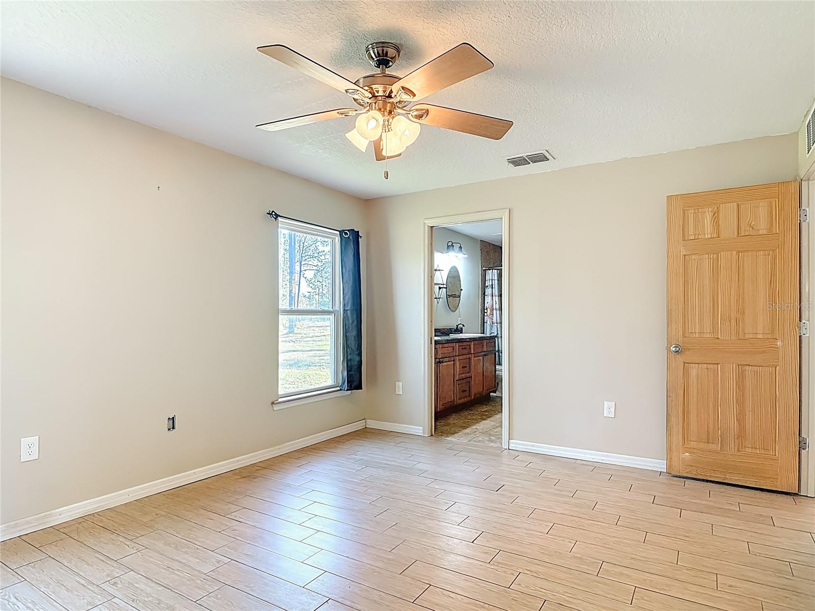 Image 21 of 61 For 6100 Winning Wood Trail