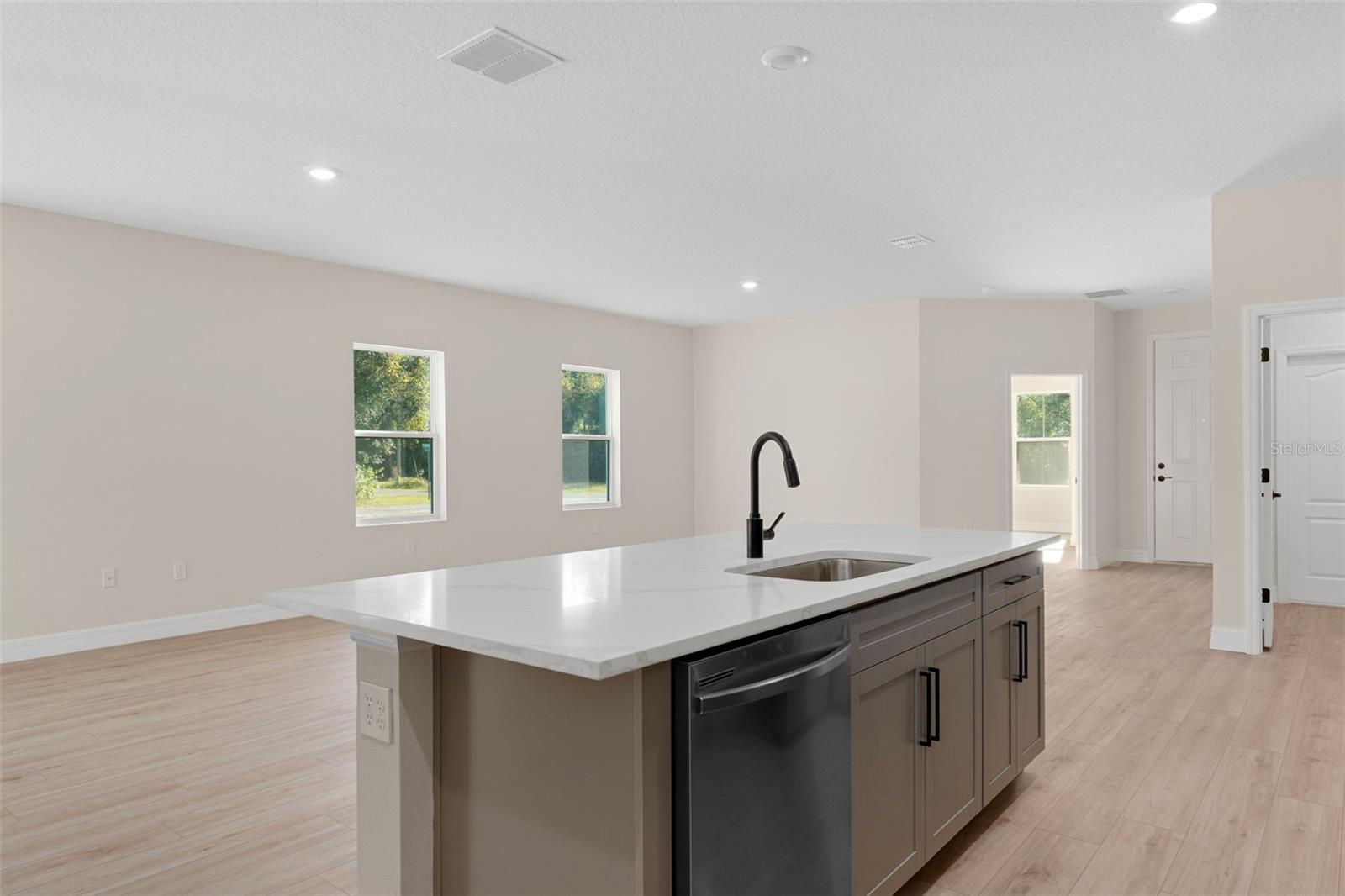 Image 13 of 39 For 7835 Creek Way