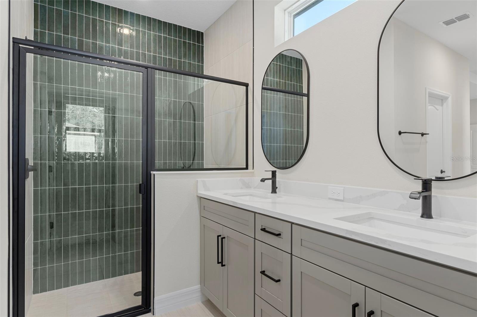 Image 18 of 39 For 7835 Creek Way