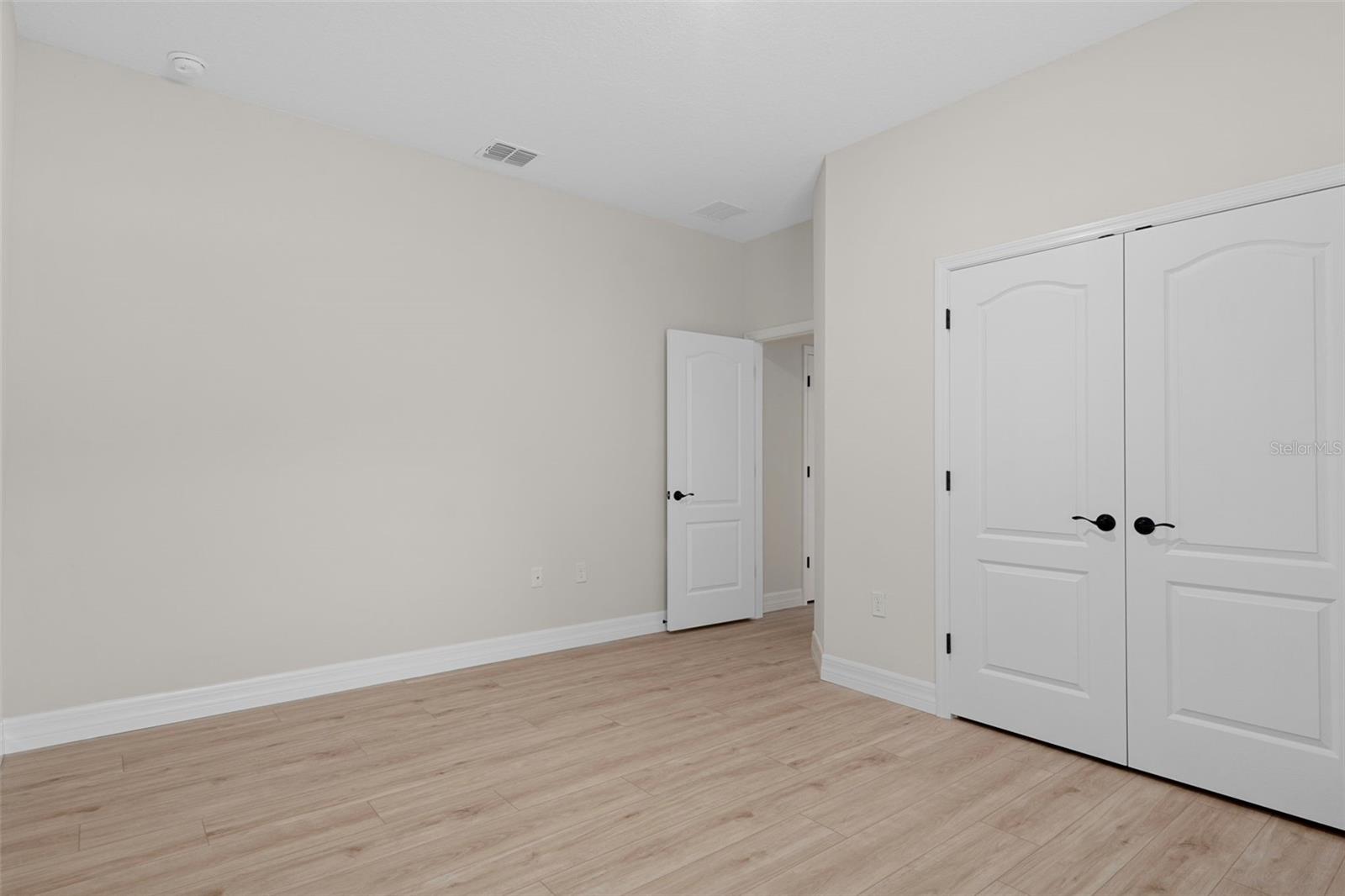 Image 26 of 39 For 7835 Creek Way