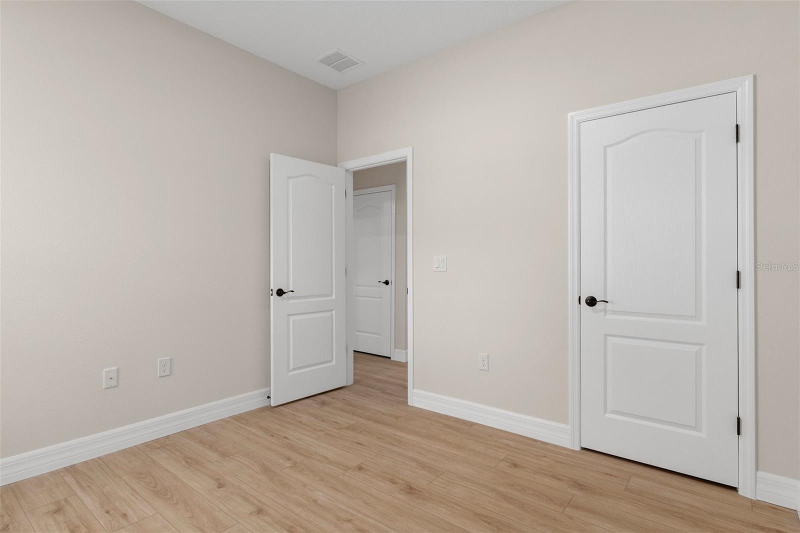 Image 29 of 39 For 7835 Creek Way