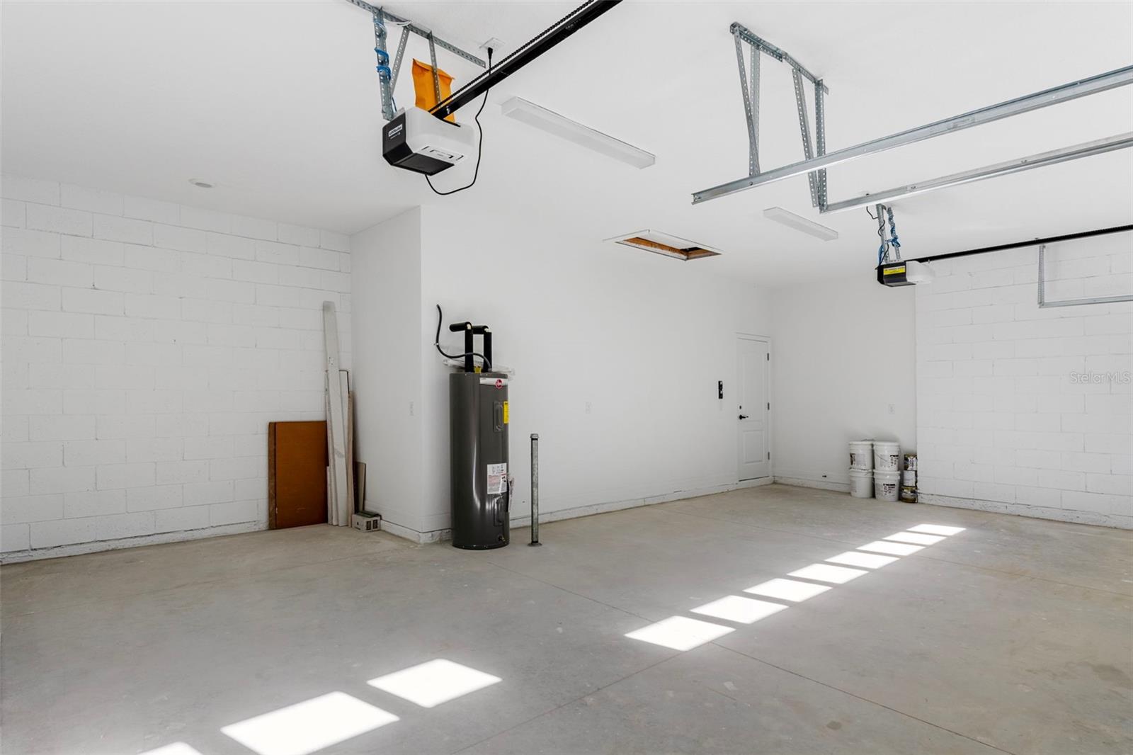 Image 33 of 39 For 7835 Creek Way