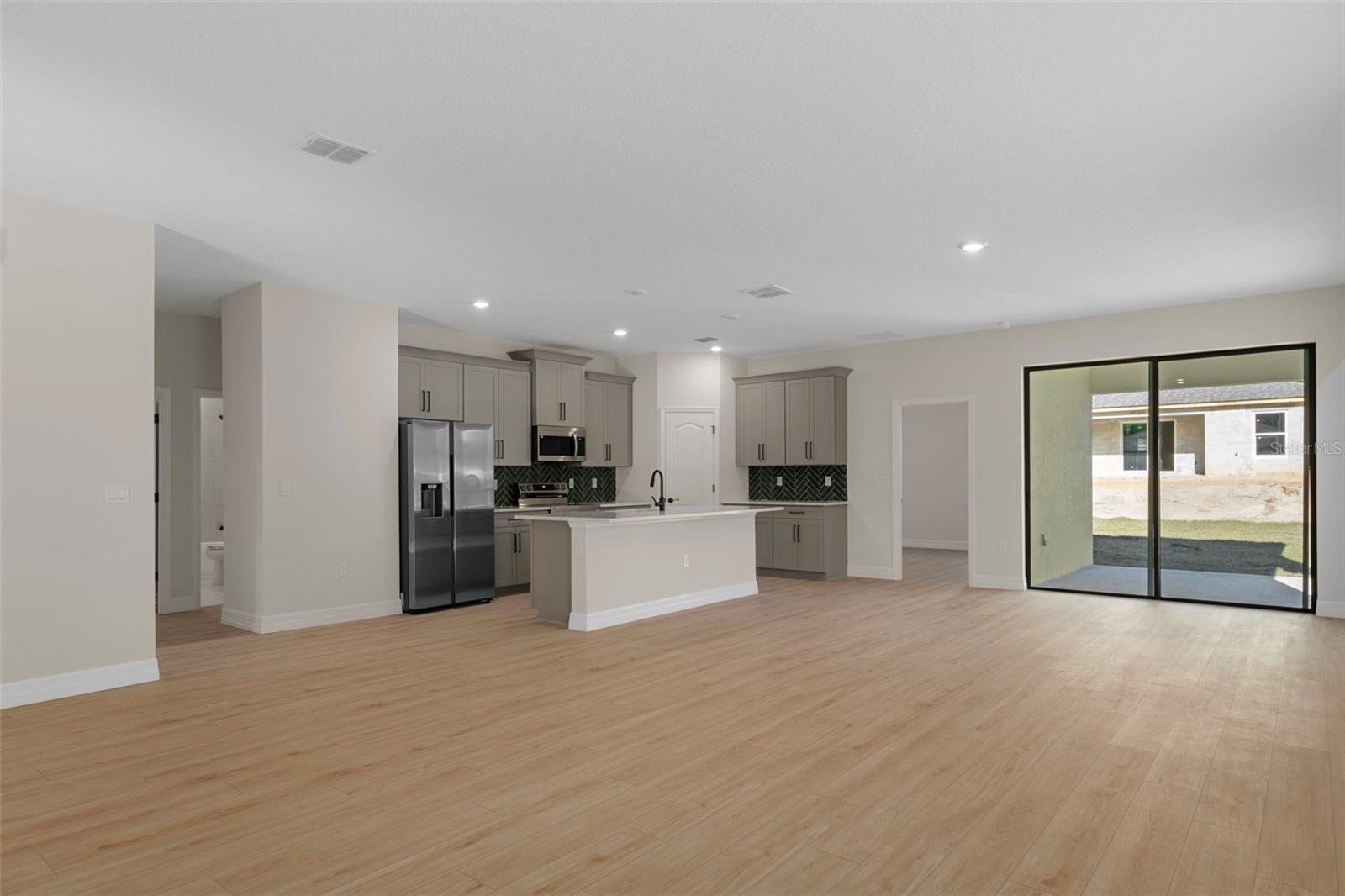 Image 7 of 39 For 7835 Creek Way